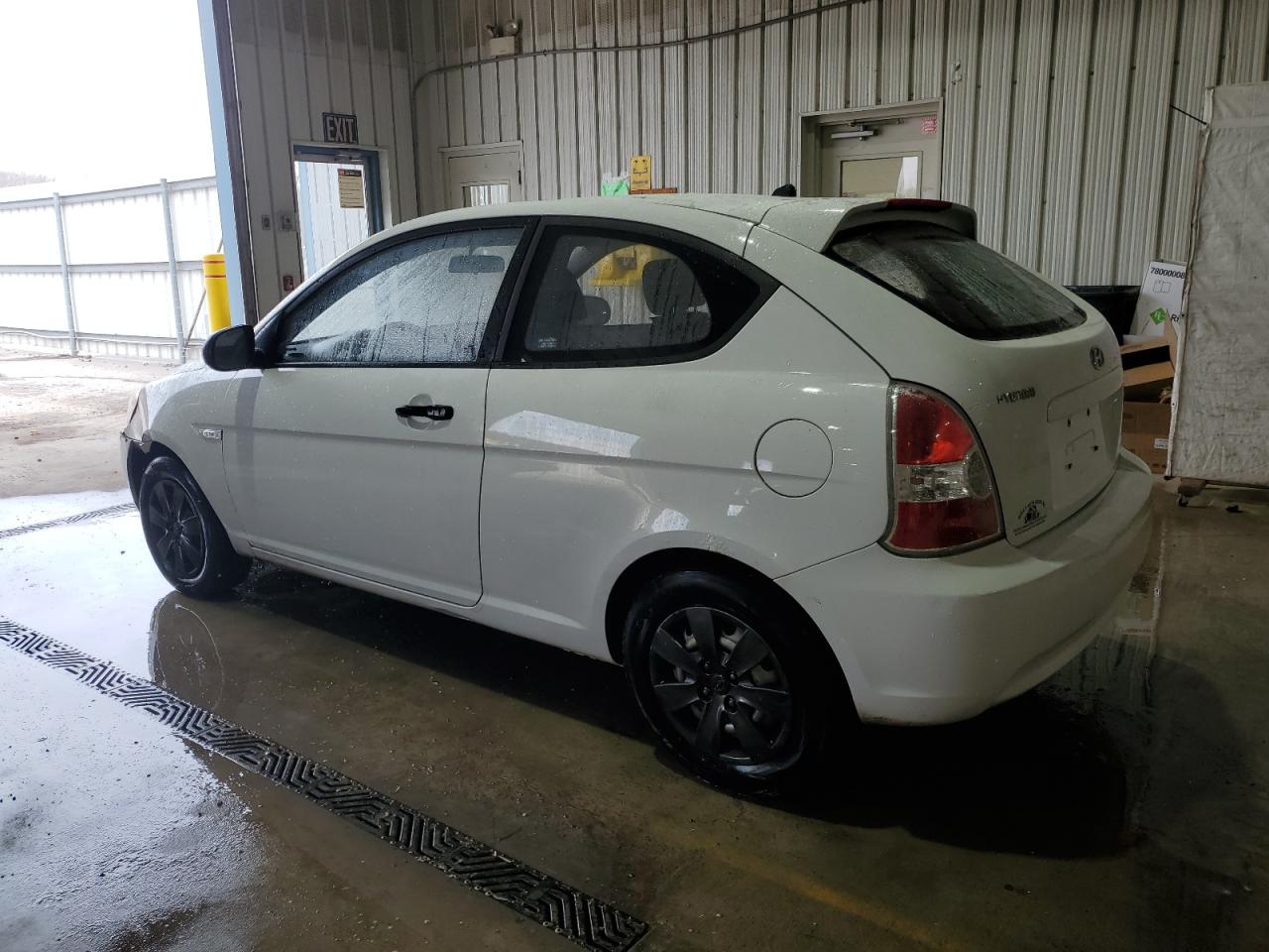 2011 Hyundai Accent - Image 2