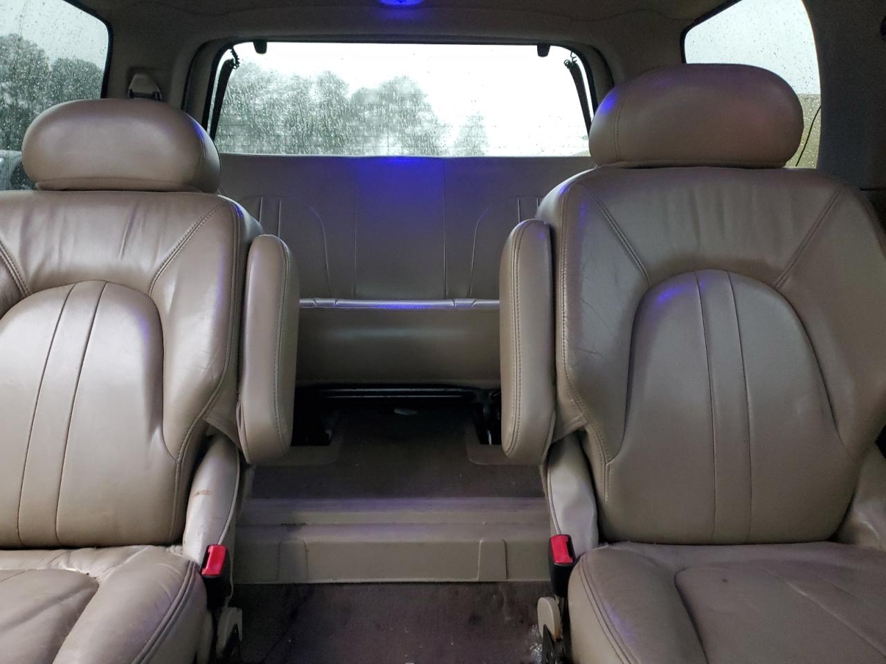 2000 Ford Expedition - Image 10