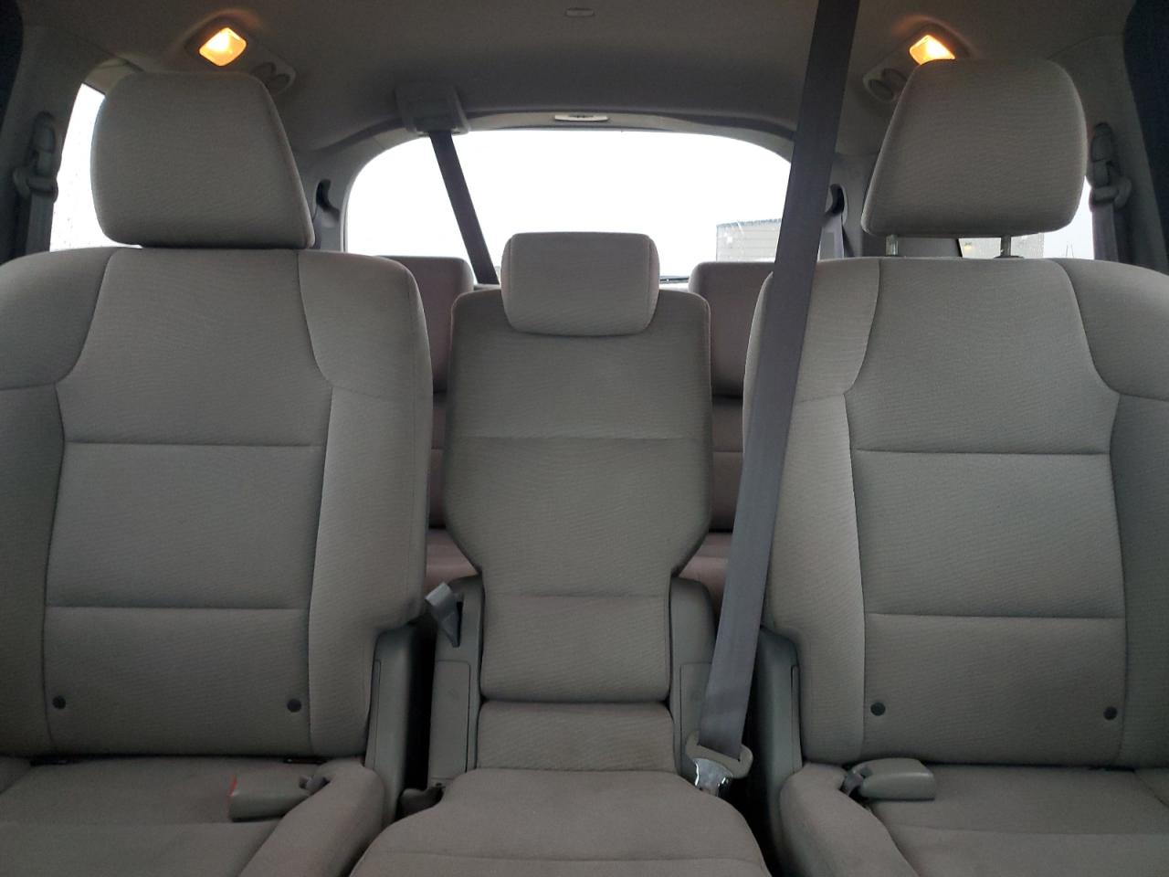 2012 Honda Odyssey - Image 10
