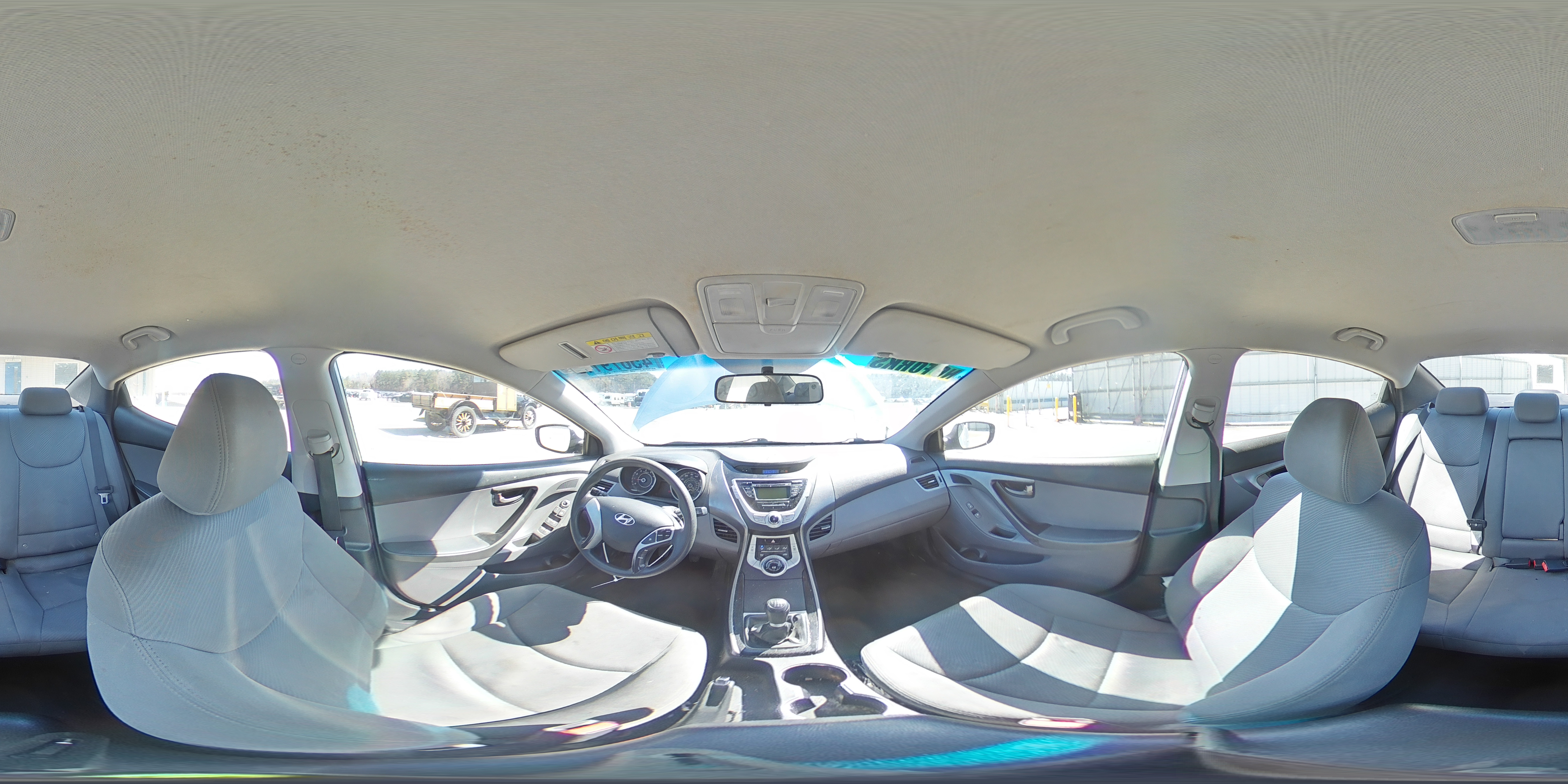 2012 Hyundai Elantra - Image 12