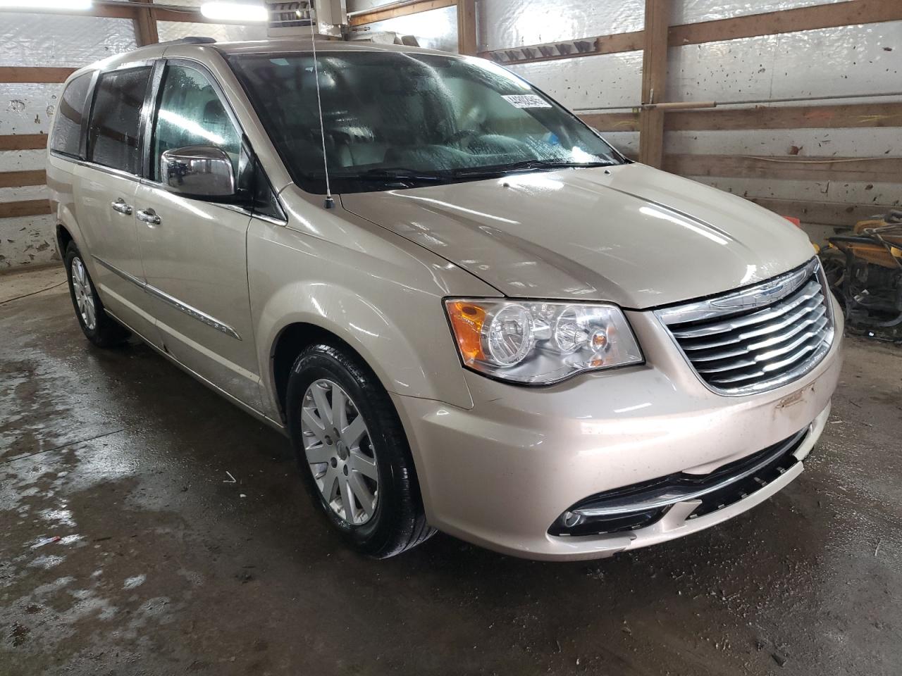 2012 Chrysler Town & Country - Image 4