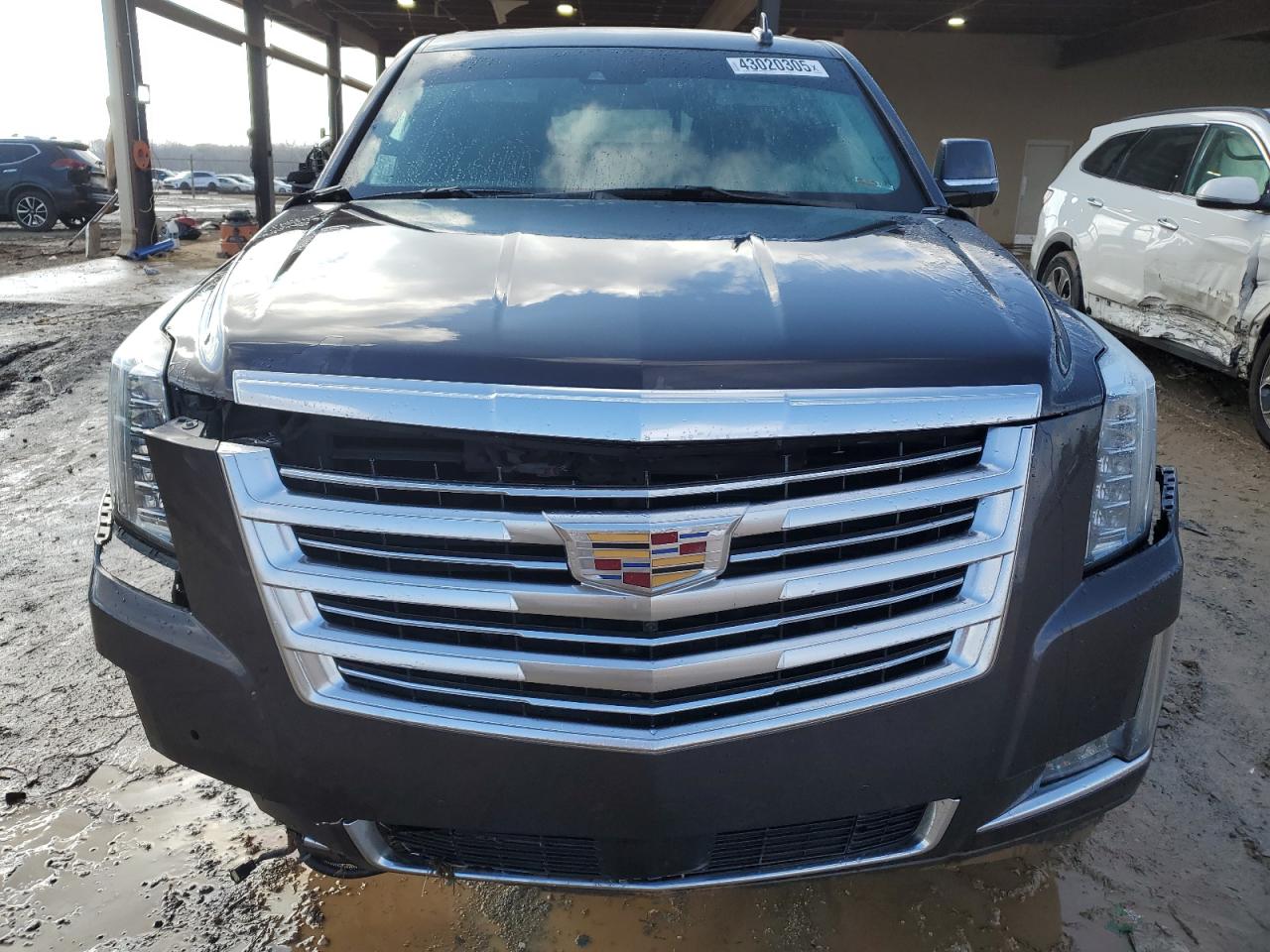 2016 Cadillac Escalade - Image 5