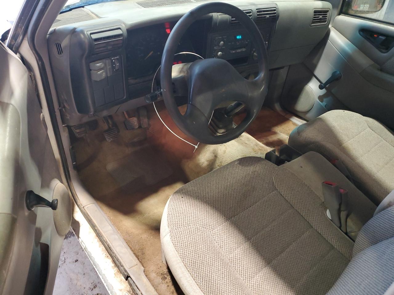 1994 Chevrolet S-10 Pickup - Image 8