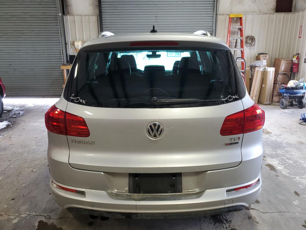 2017 Volkswagen Tiguan - Image 6