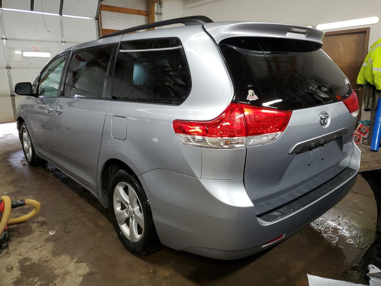 2014 Toyota Sienna - Image 2