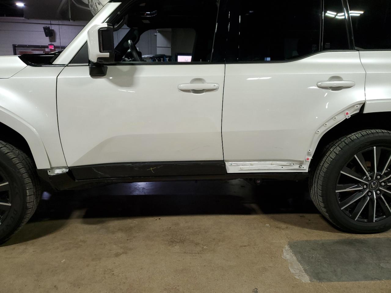 2024 Lexus GX - Image 15