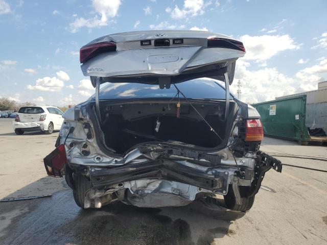  VOLKSWAGEN JETTA 2019 Srebrny