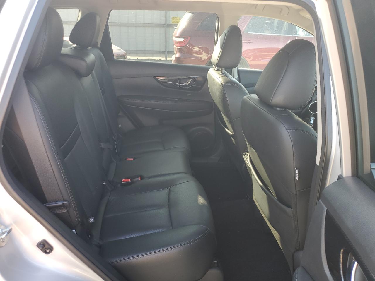2019 Nissan Rogue - Image 11