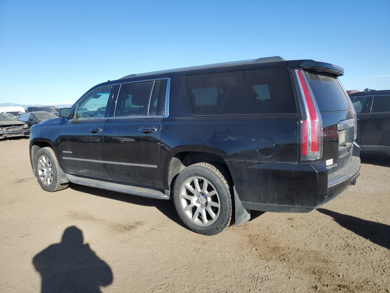 2015 GMC Yukon - Image 2