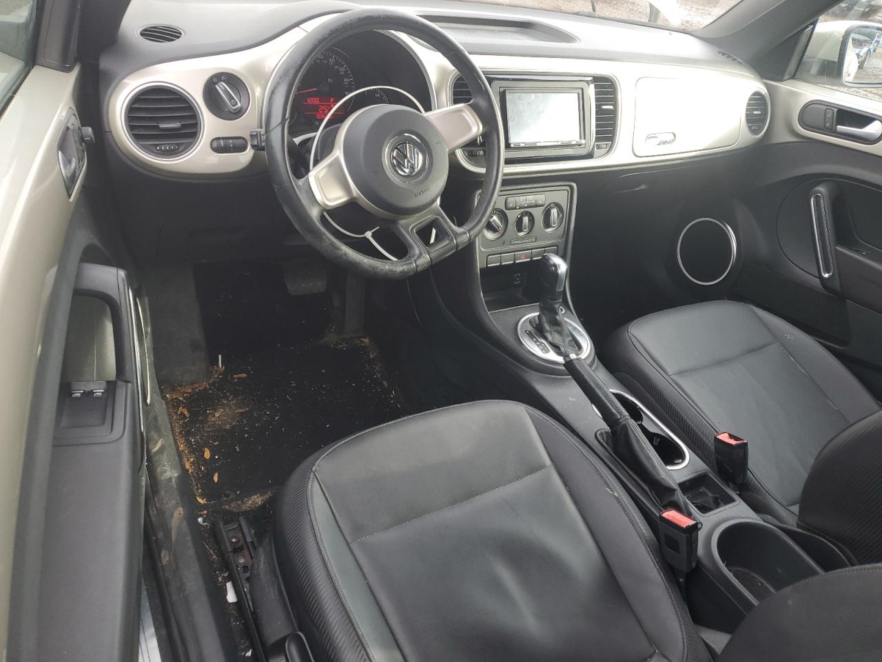 2012 Volkswagen Beetle - Image 8