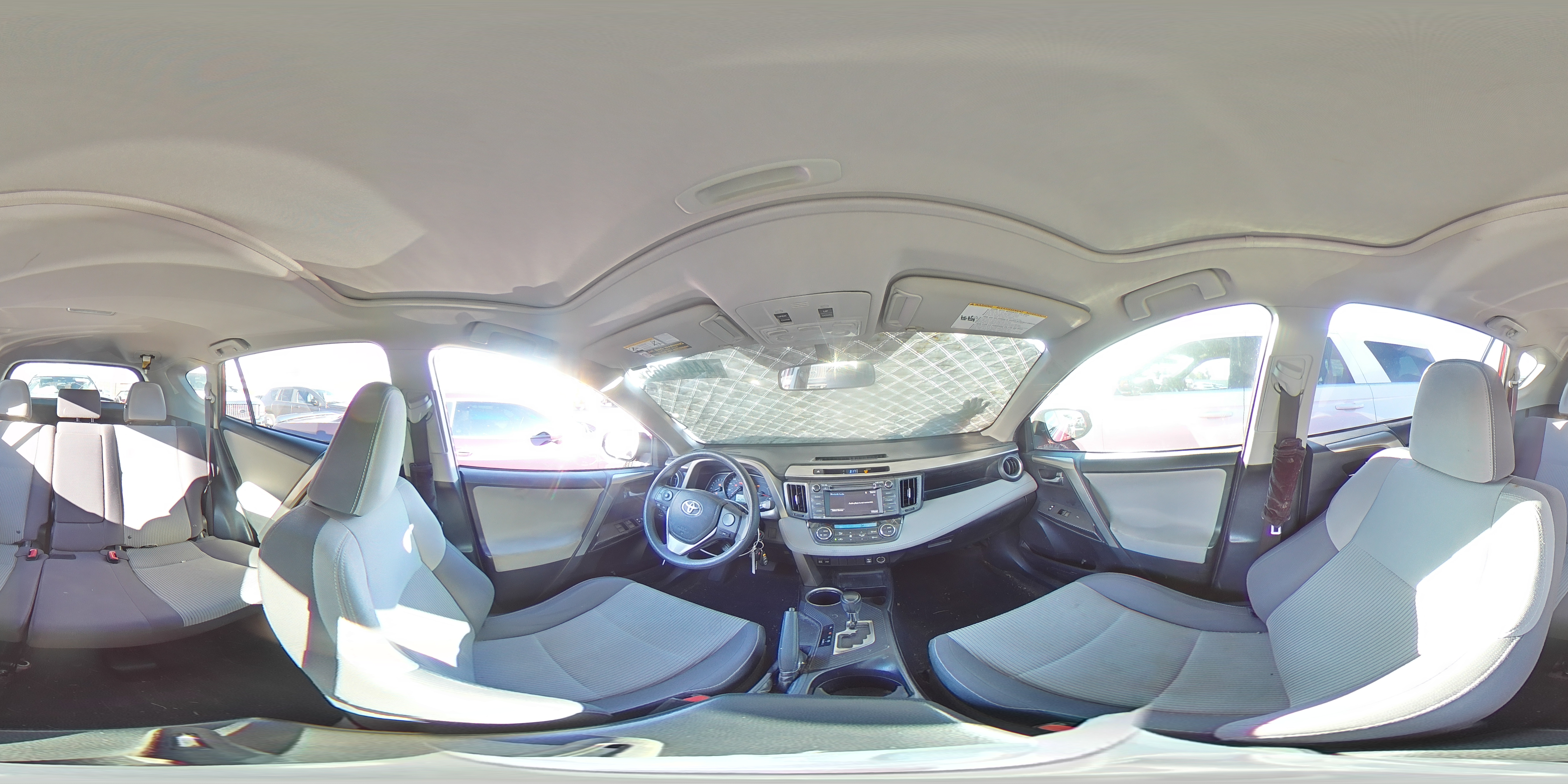 2015 Toyota RAV 4 - Image 13