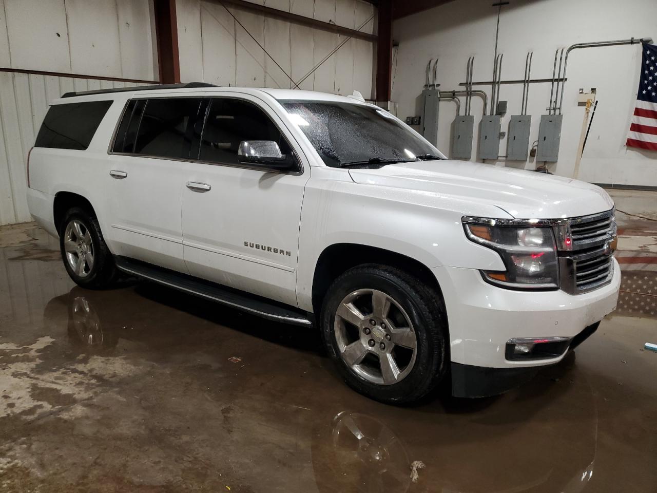 2017 Chevrolet Suburban - Image 4