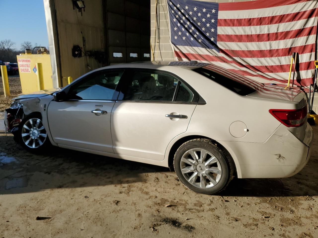 2012 Lincoln MKZ - Image 2
