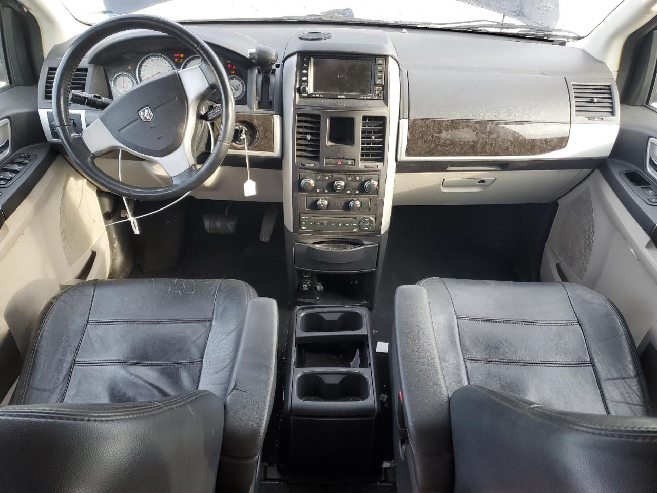 2010 Dodge Caravan - Image 8