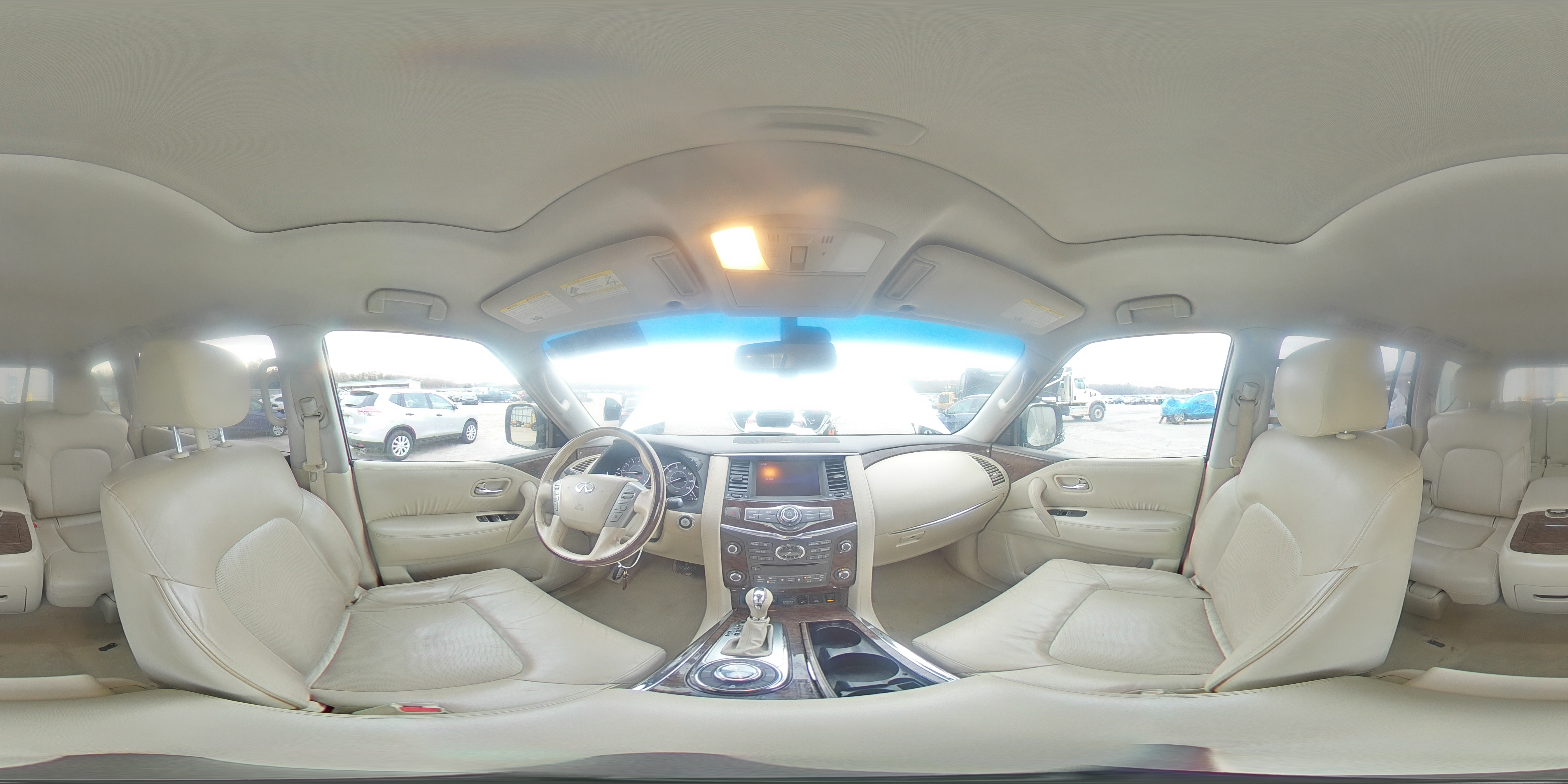 2016 Infiniti QX80 - Image 15