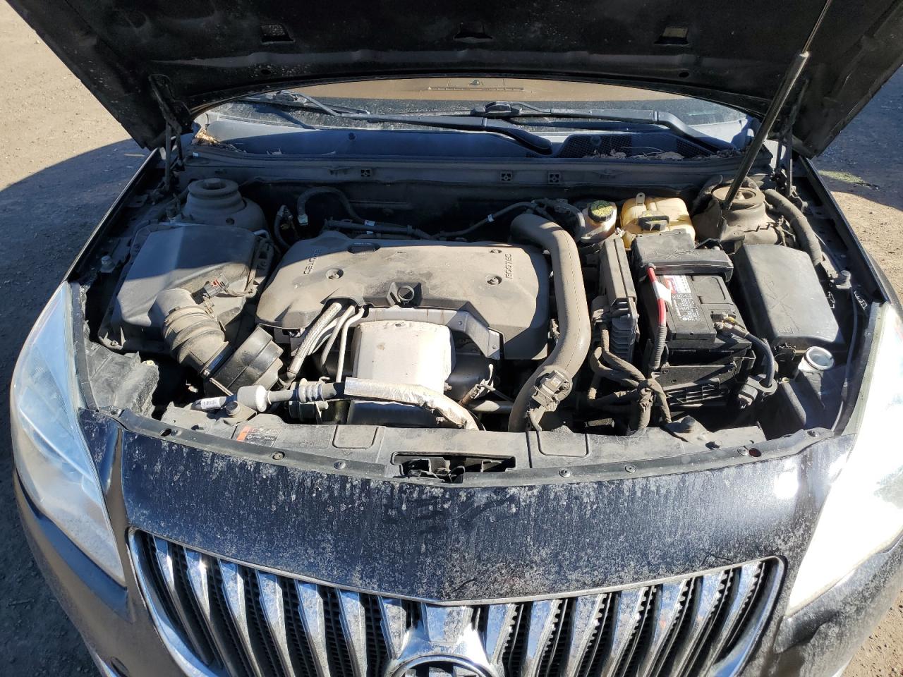 2015 Buick Regal - Image 13