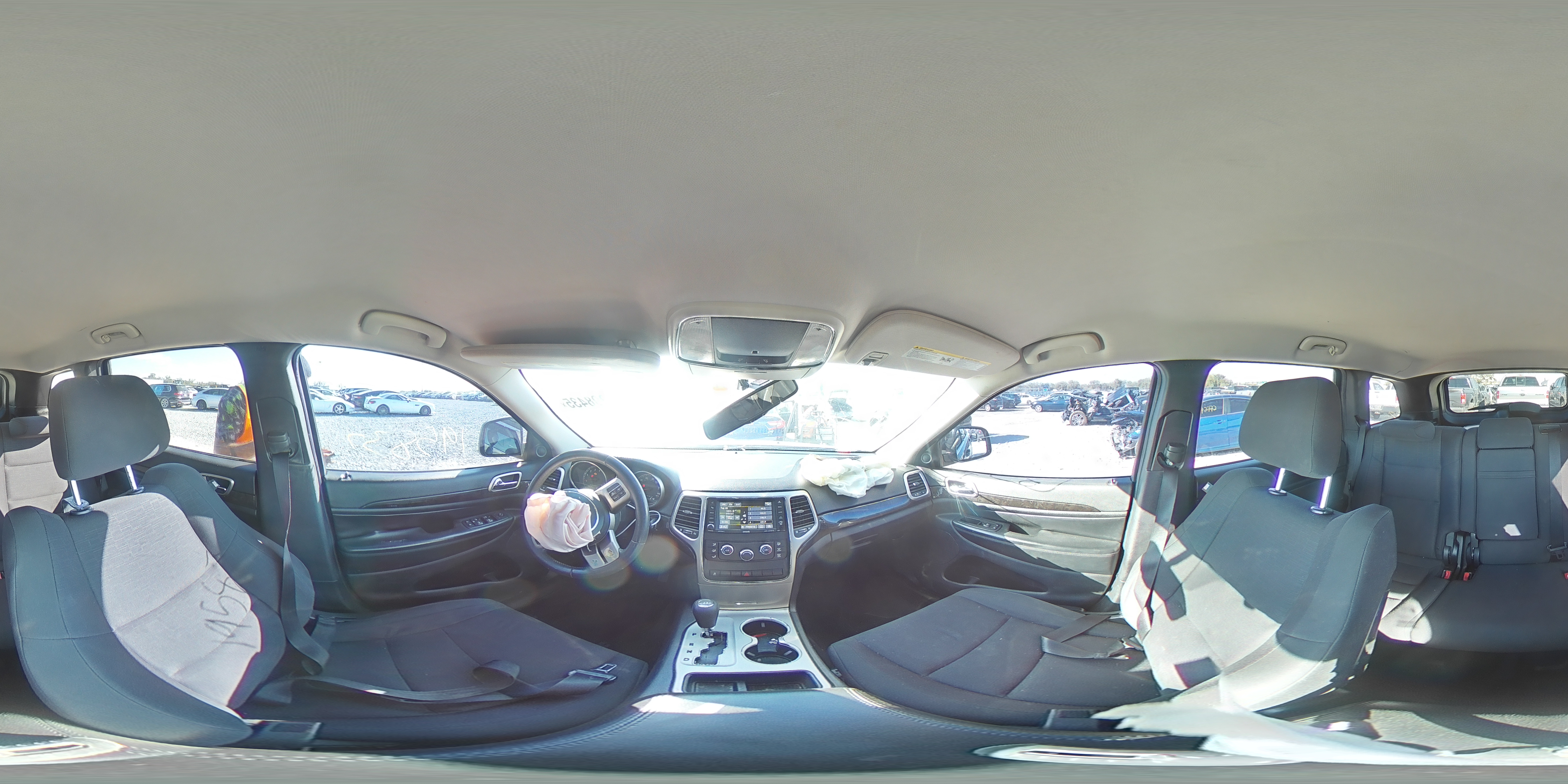 2012 Jeep Grand Cherokee - Image 13