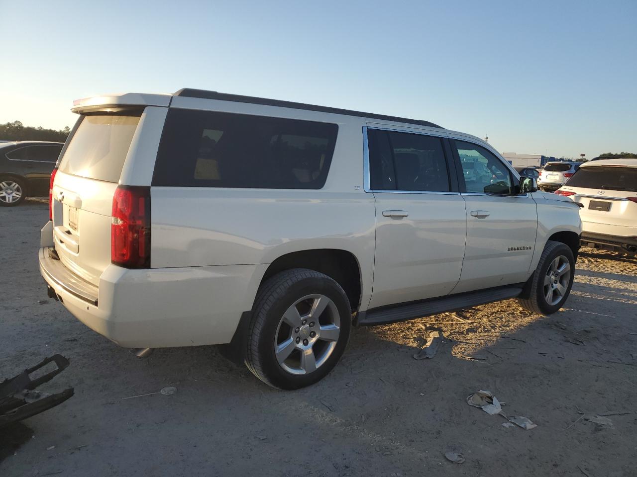 2015 Chevrolet Suburban - Image 3