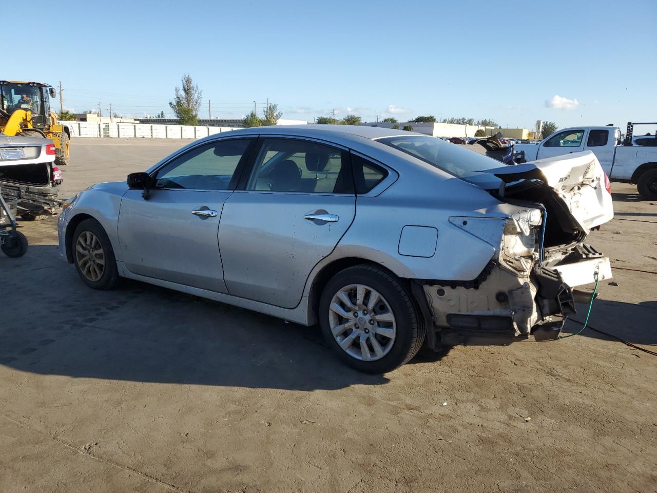 2016 Nissan Altima - Image 2
