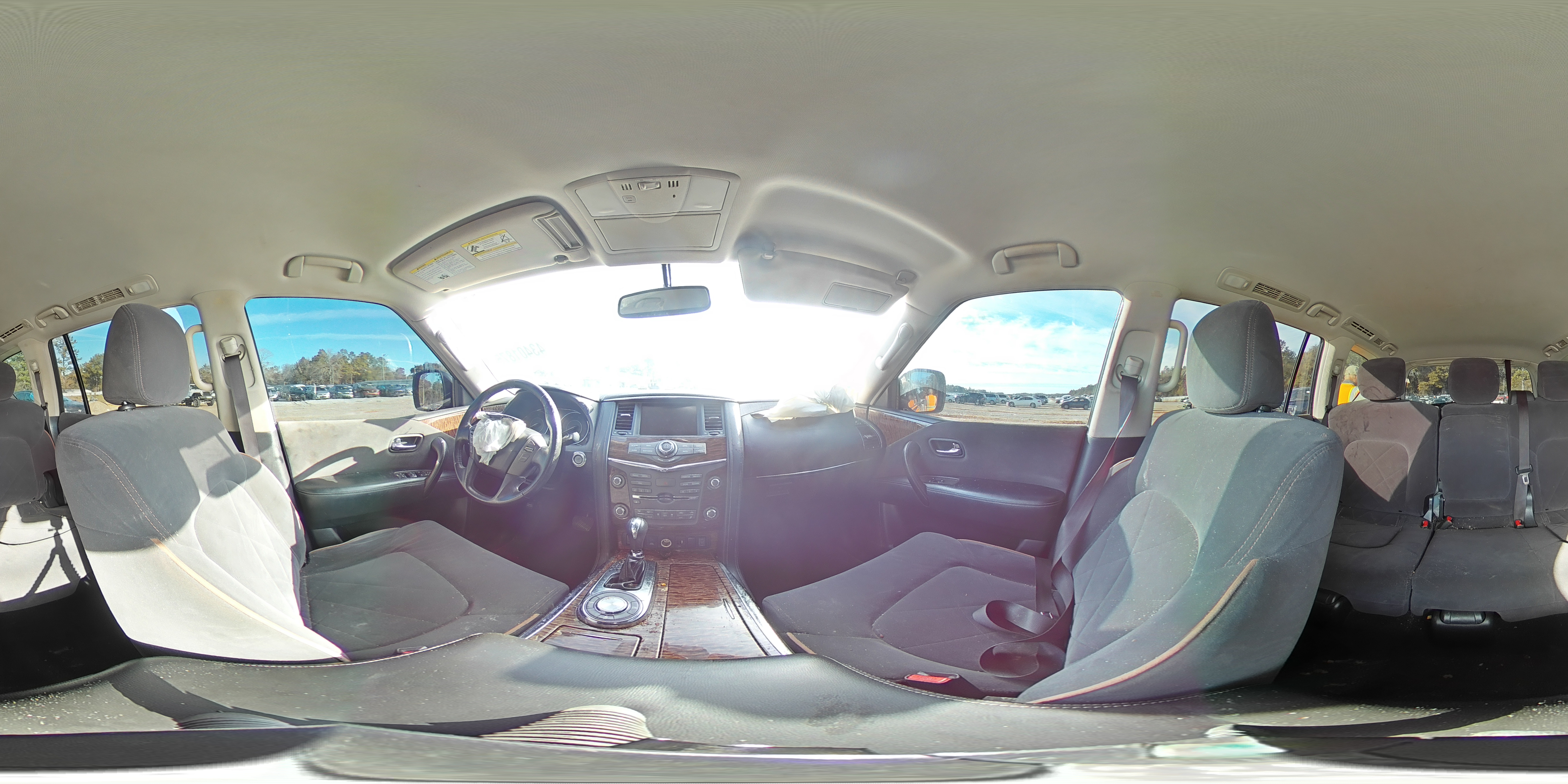 2018 Nissan Armada - Image 13