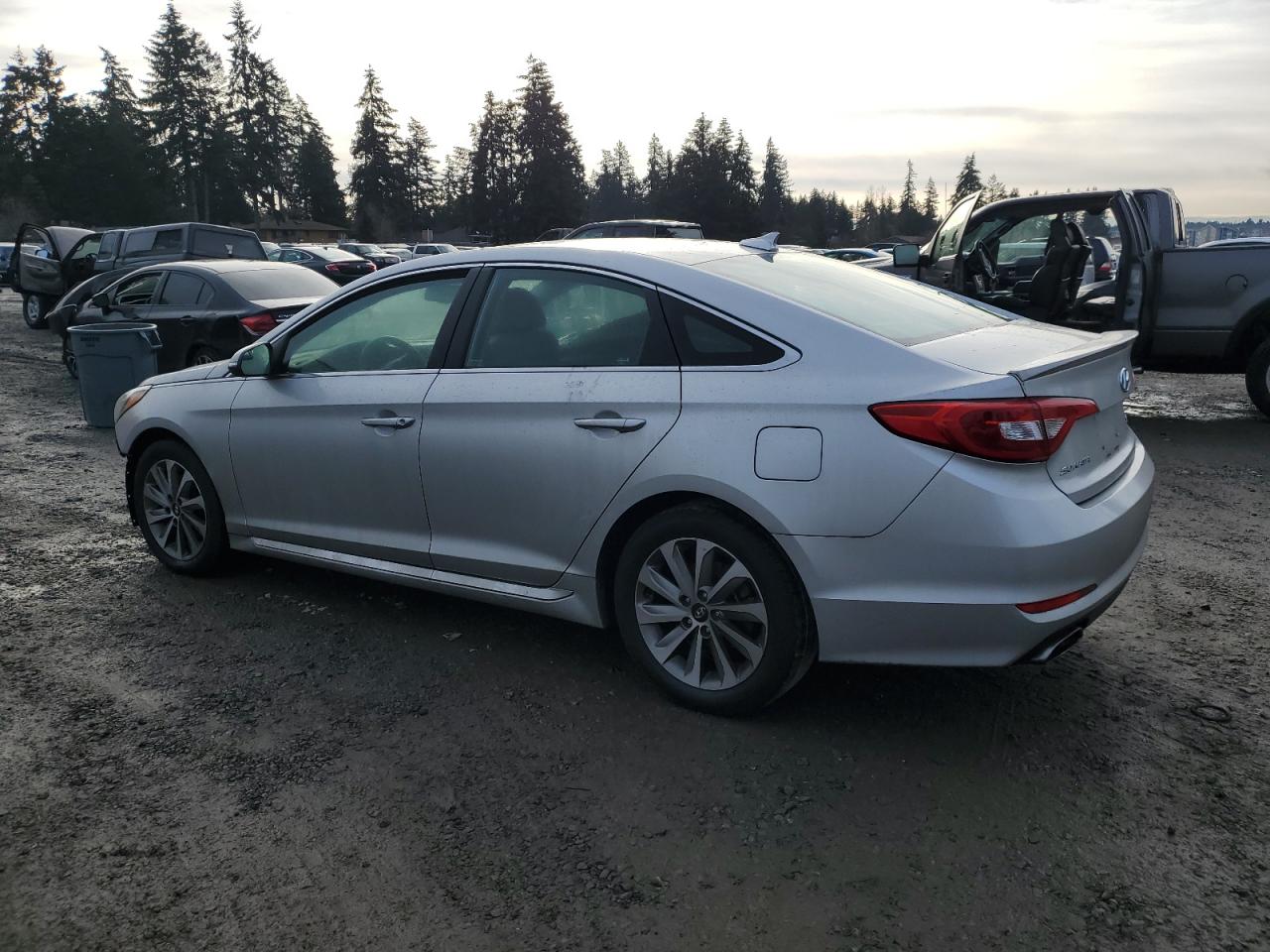 2015 Hyundai Sonata - Image 2