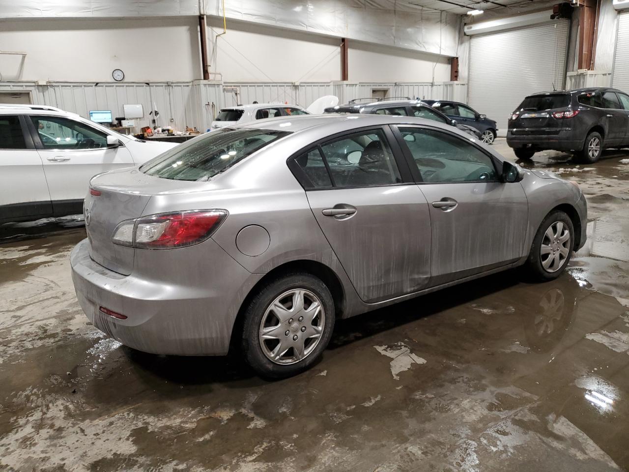 2013 Mazda 3 - Image 3