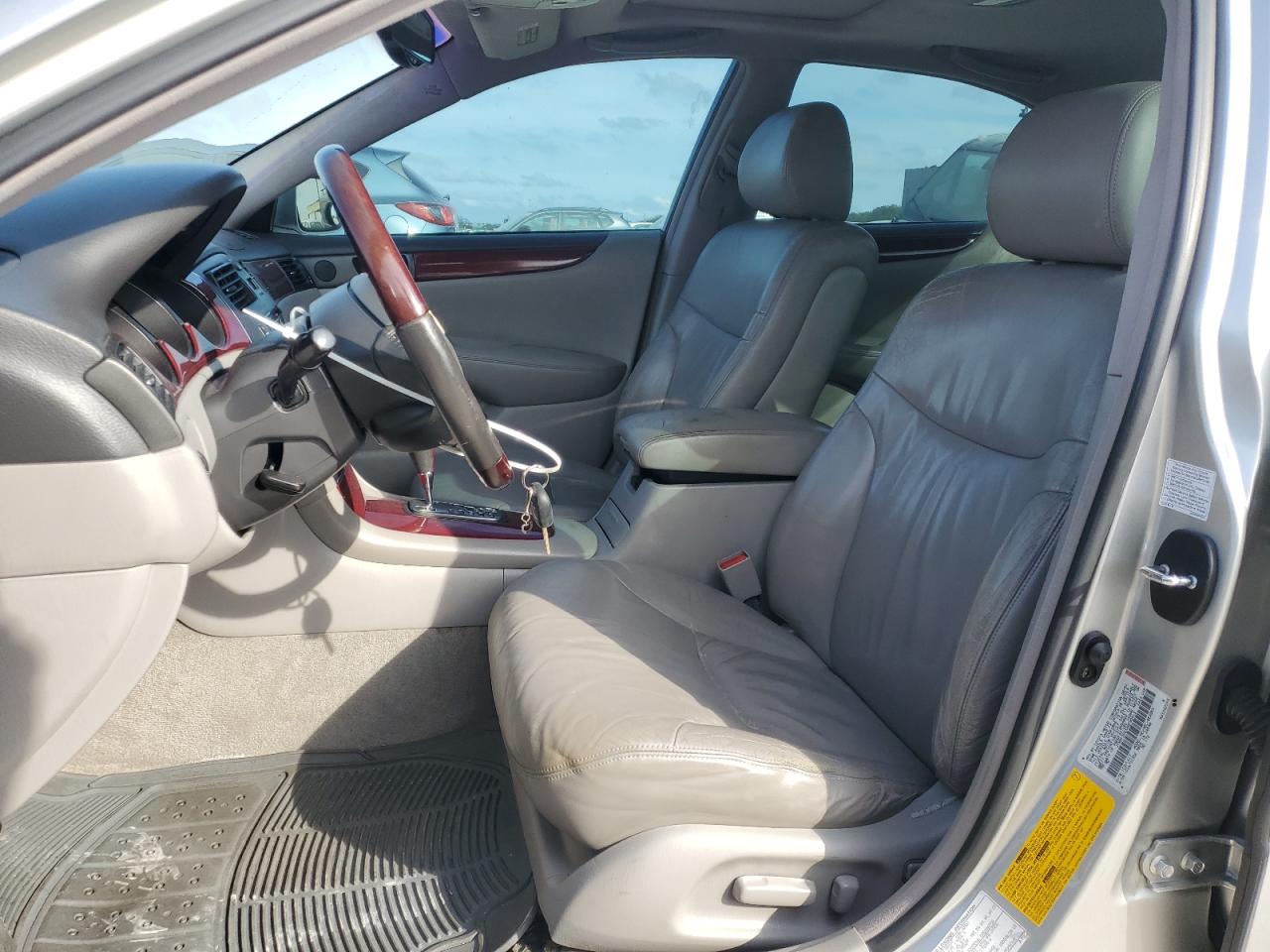 2003 Lexus ES - Image 7