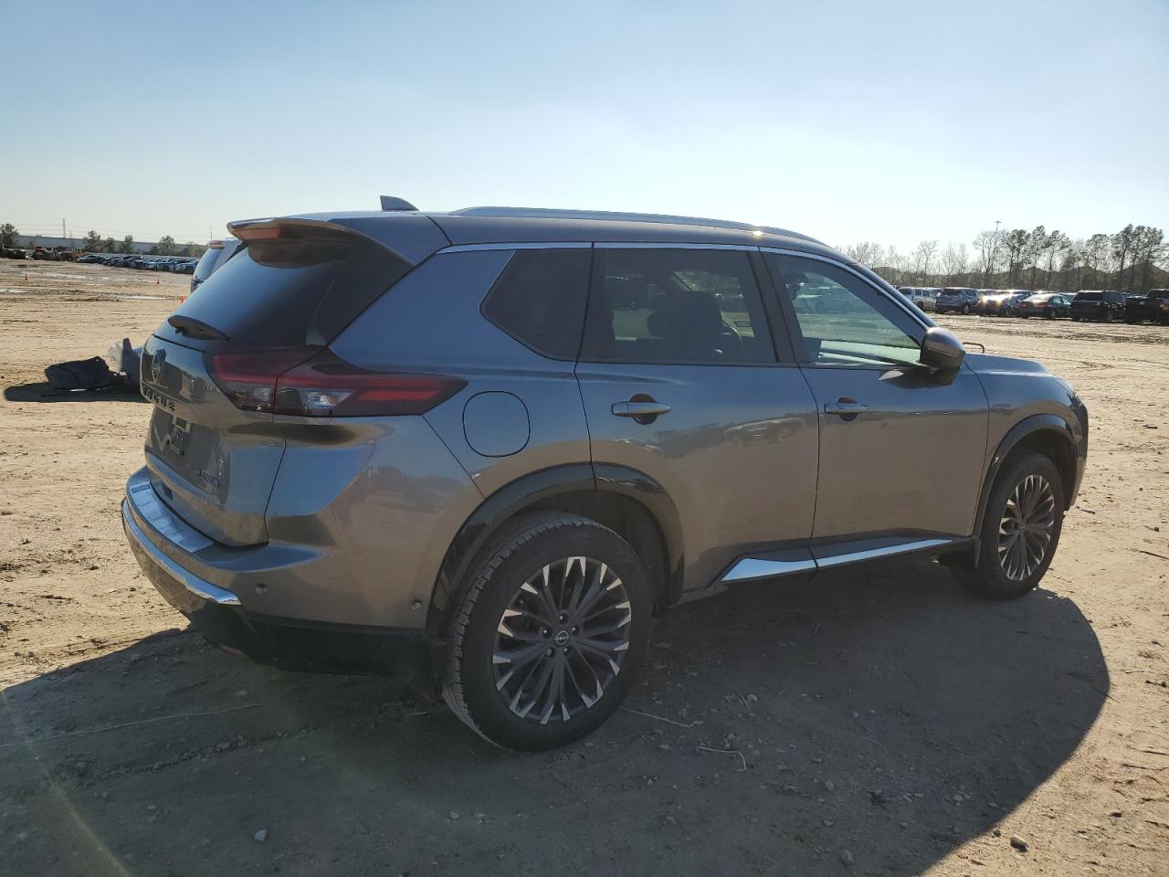 2024 Nissan Rogue - Image 3
