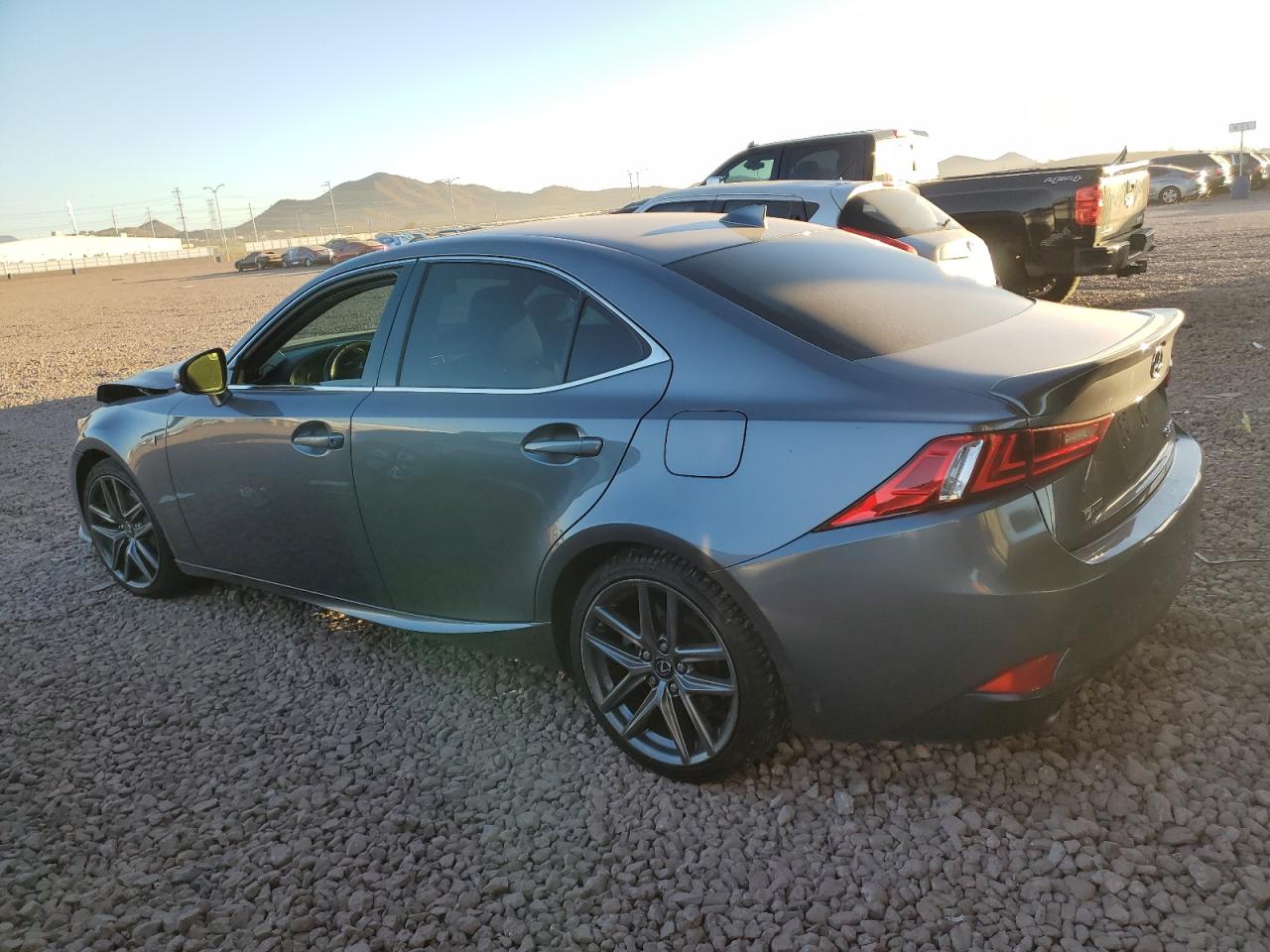 2016 Lexus IS - Image 2