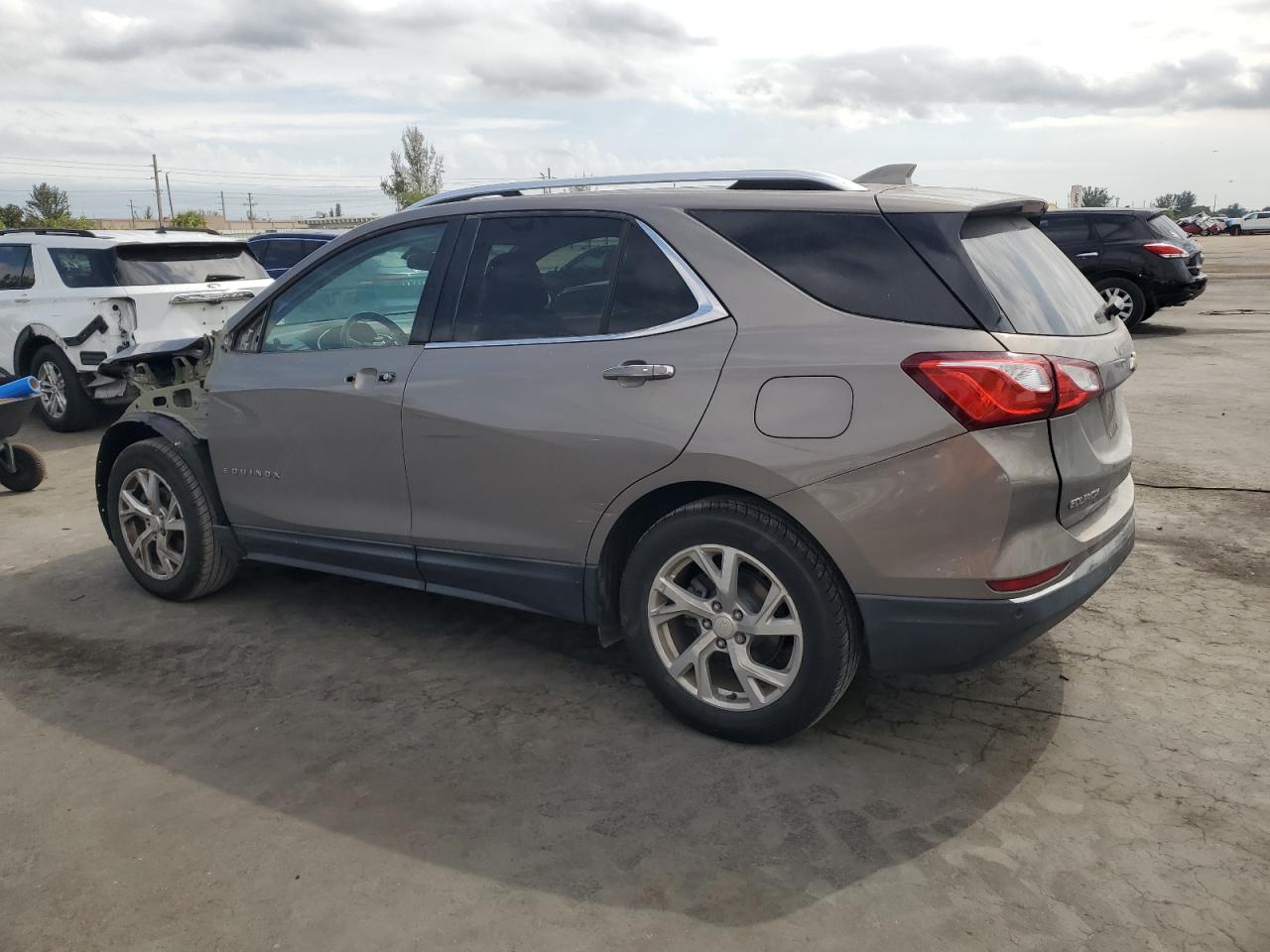 2018 Chevrolet Equinox - Image 2