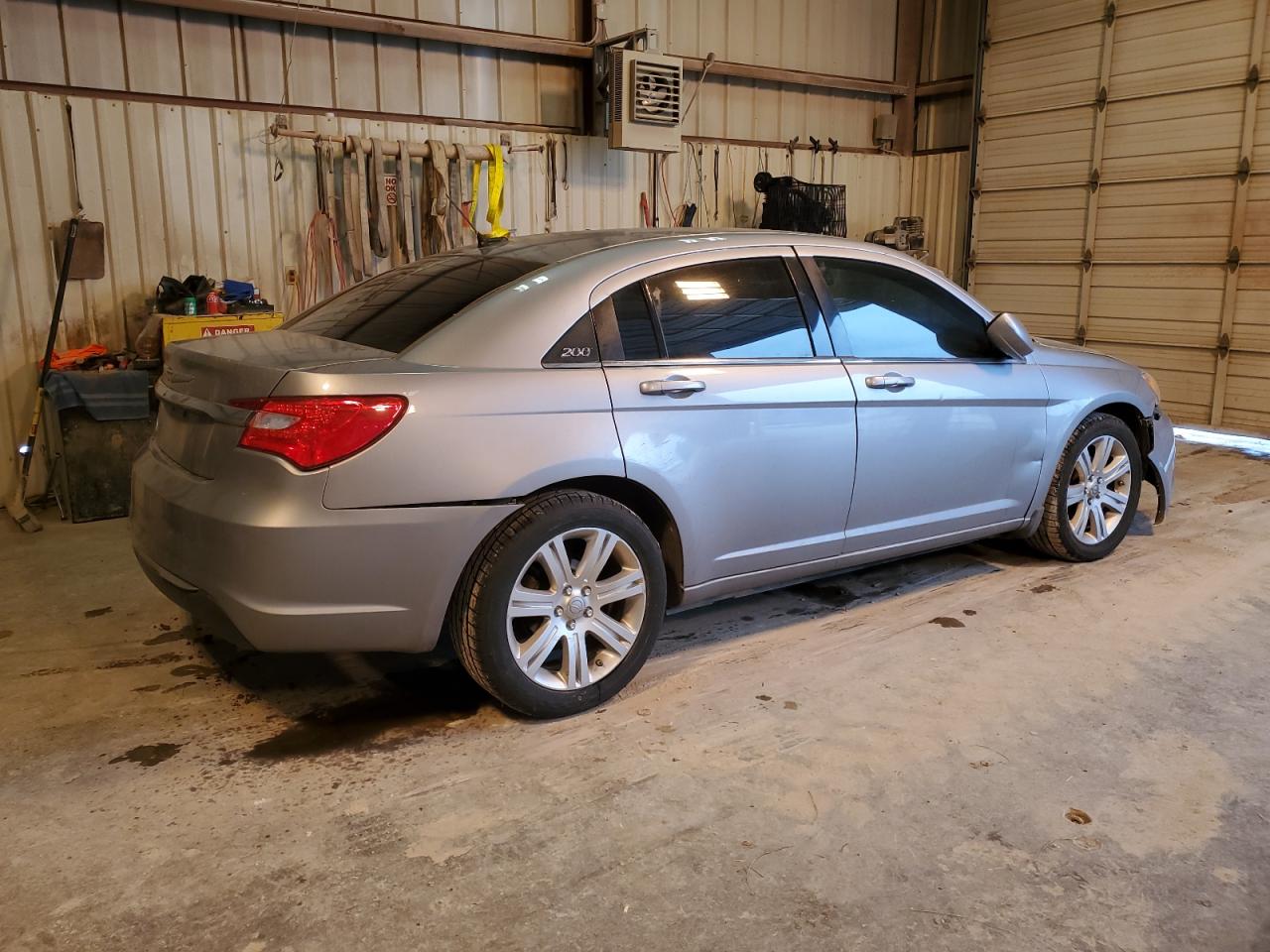 2013 Chrysler 200 - Image 3