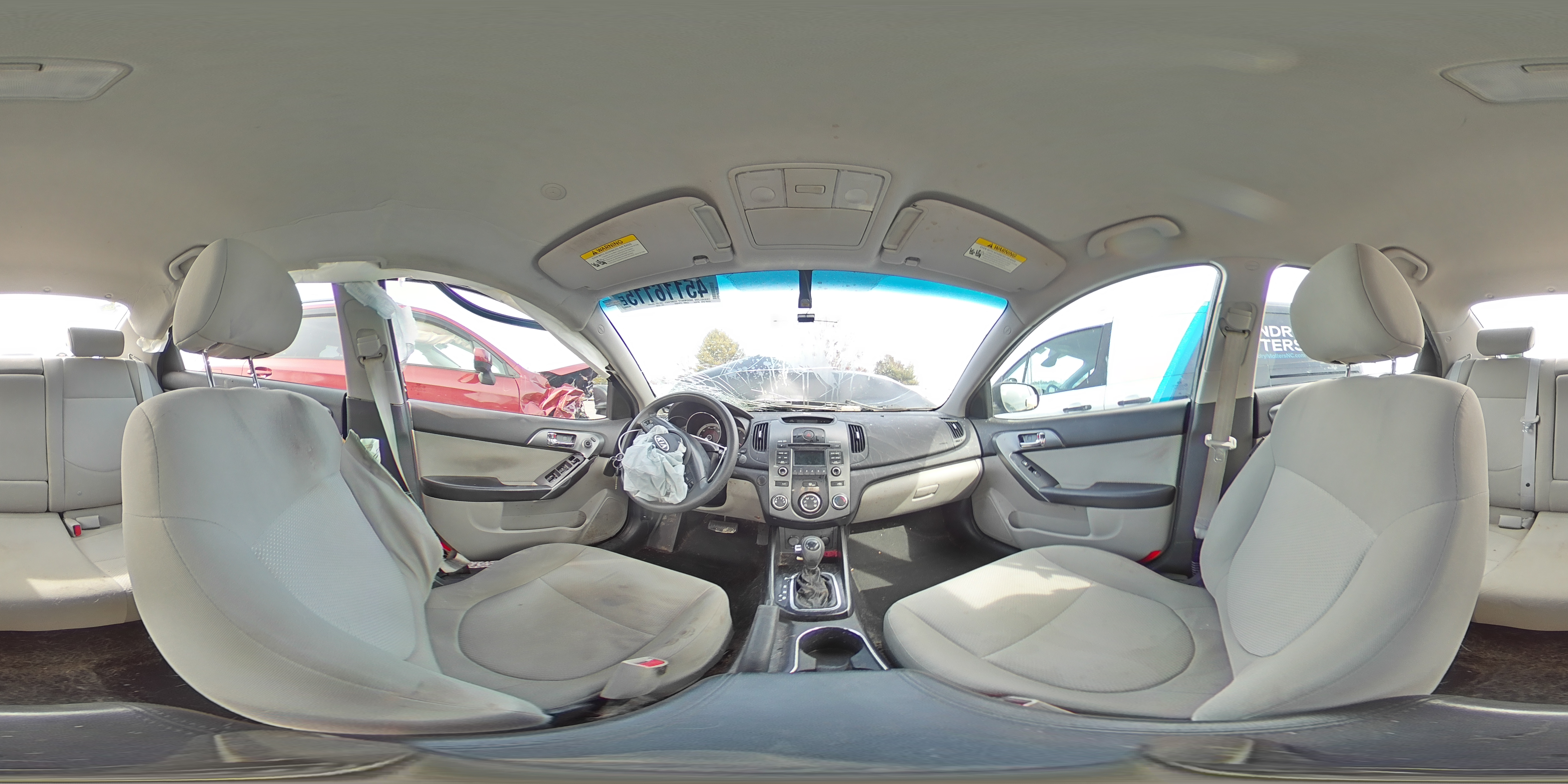 2013 Kia Forte - Image 13