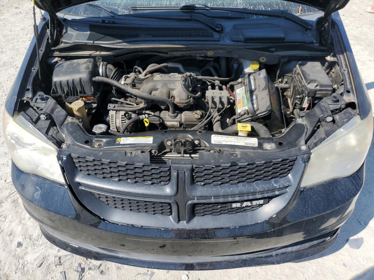 2009 Dodge Caravan - Image 13