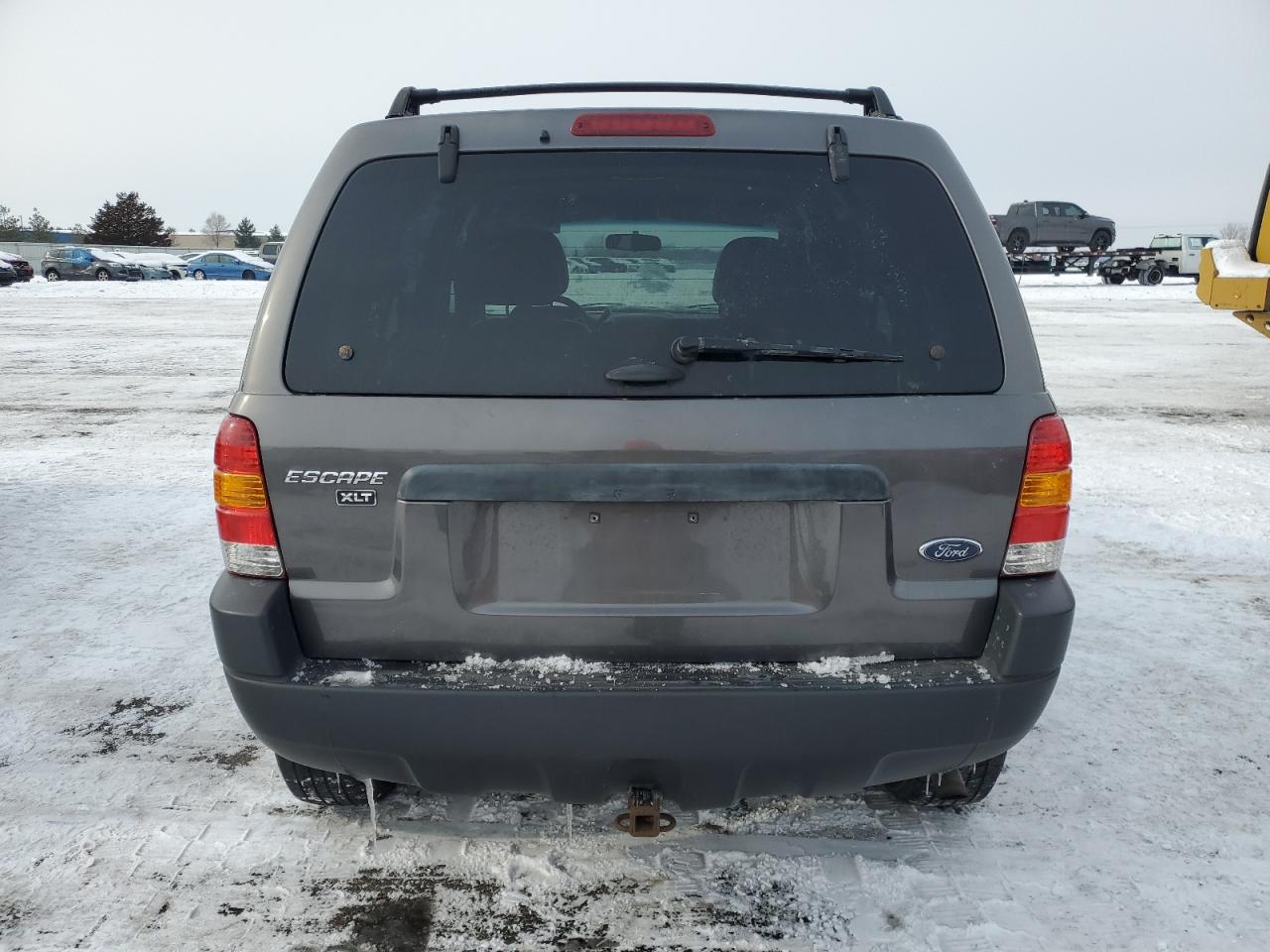 2003 Ford Escape - Image 6