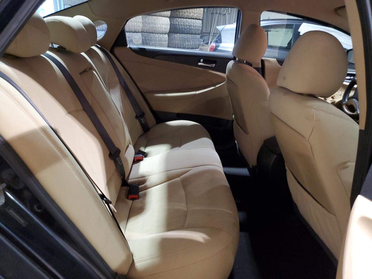 2013 Hyundai Sonata - Image 10