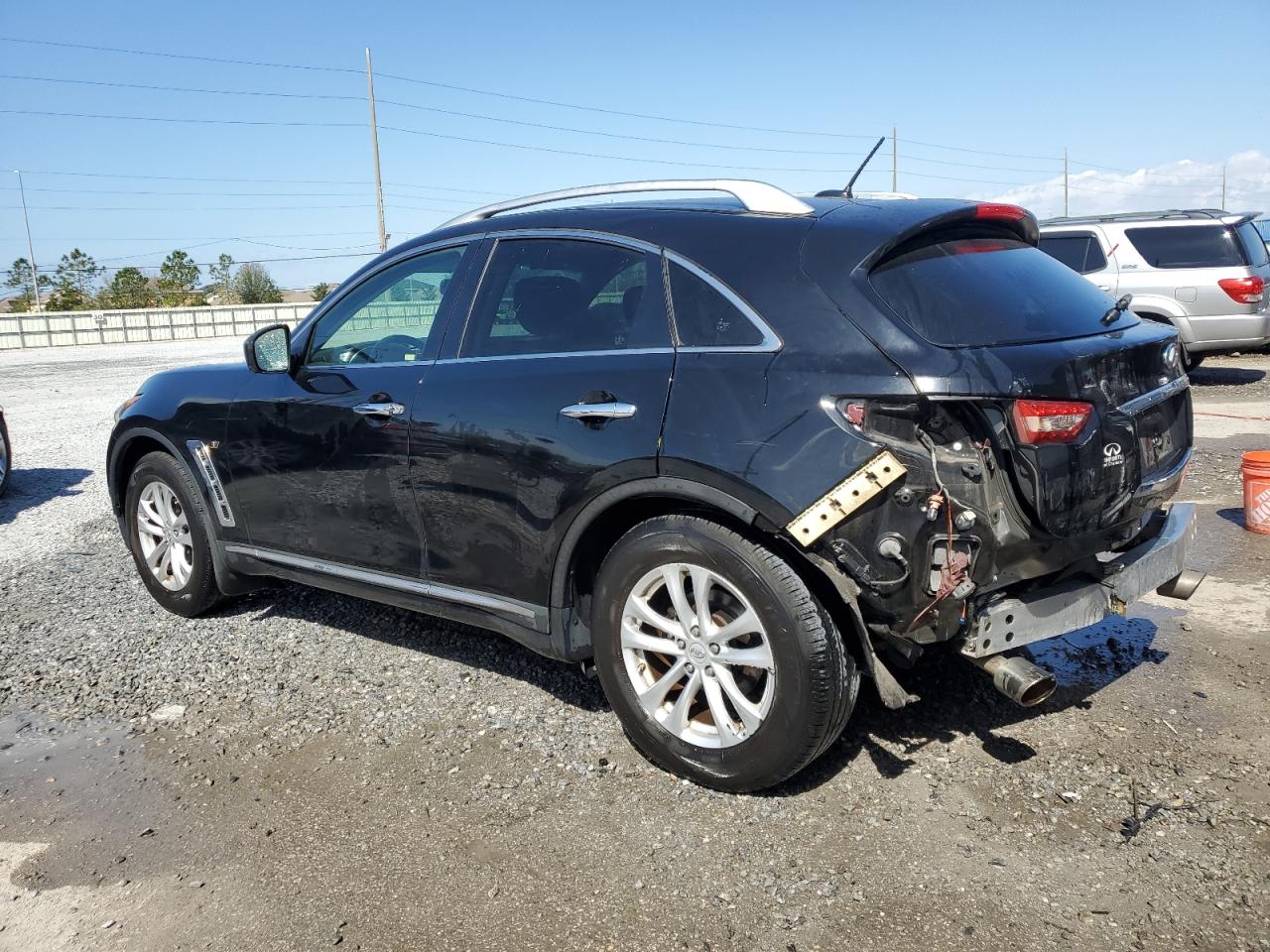 2016 Infiniti QX70 - Image 2