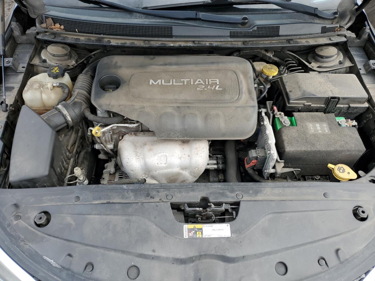 2016 Chrysler 200 - Image 11