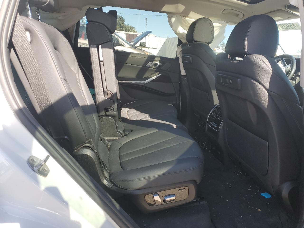 2020 BMW X7 - Image 11