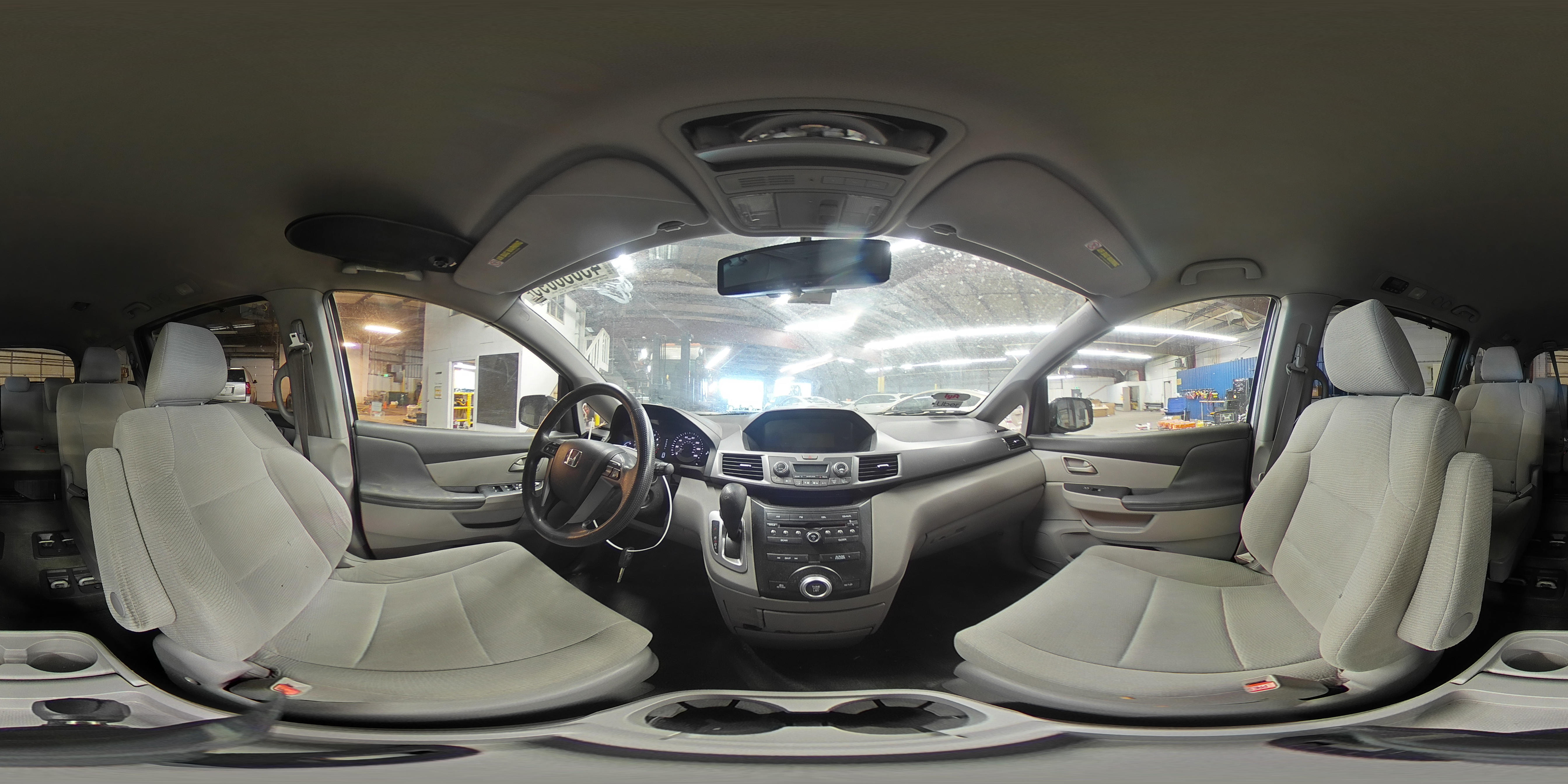 2011 Honda Odyssey - Image 13