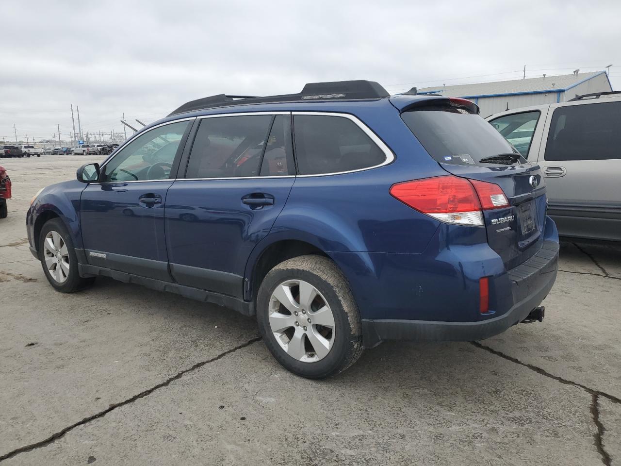 2011 Subaru Outback - Image 2