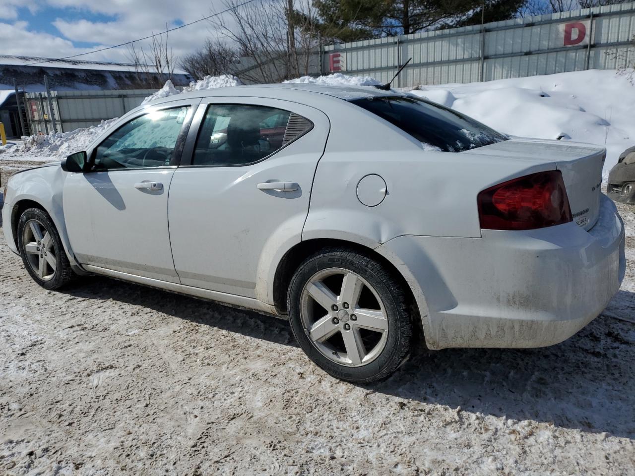 2013 Dodge Avenger - Image 2