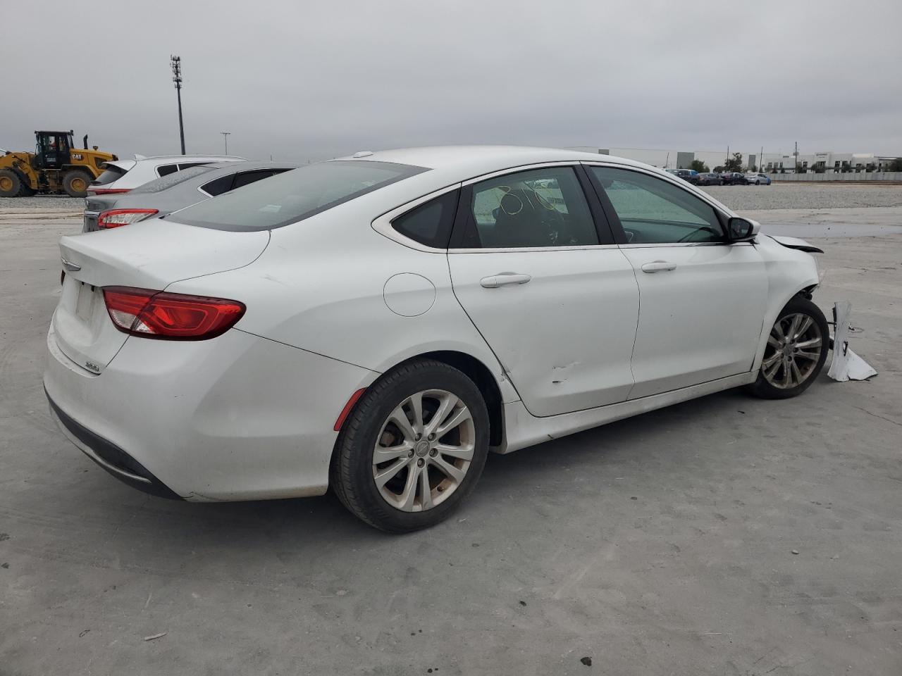 2015 Chrysler 200 - Image 3