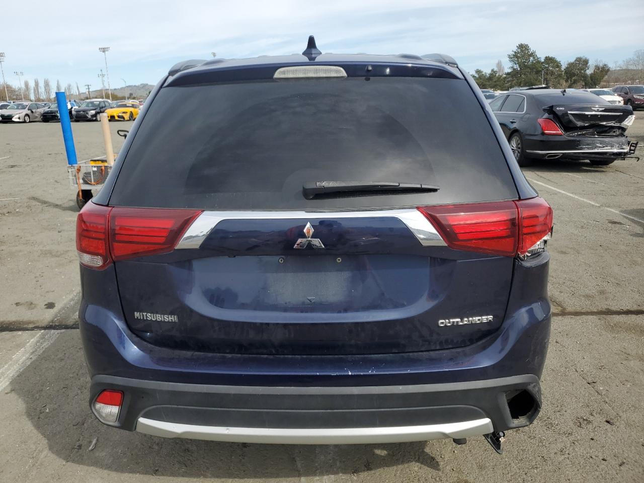 2019 Mitsubishi Outlander - Image 6