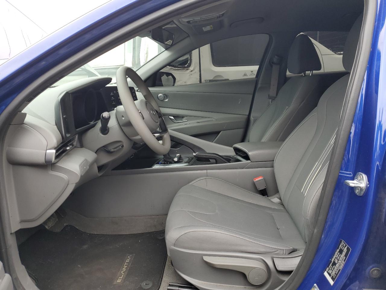 2022 Hyundai Elantra - Image 7