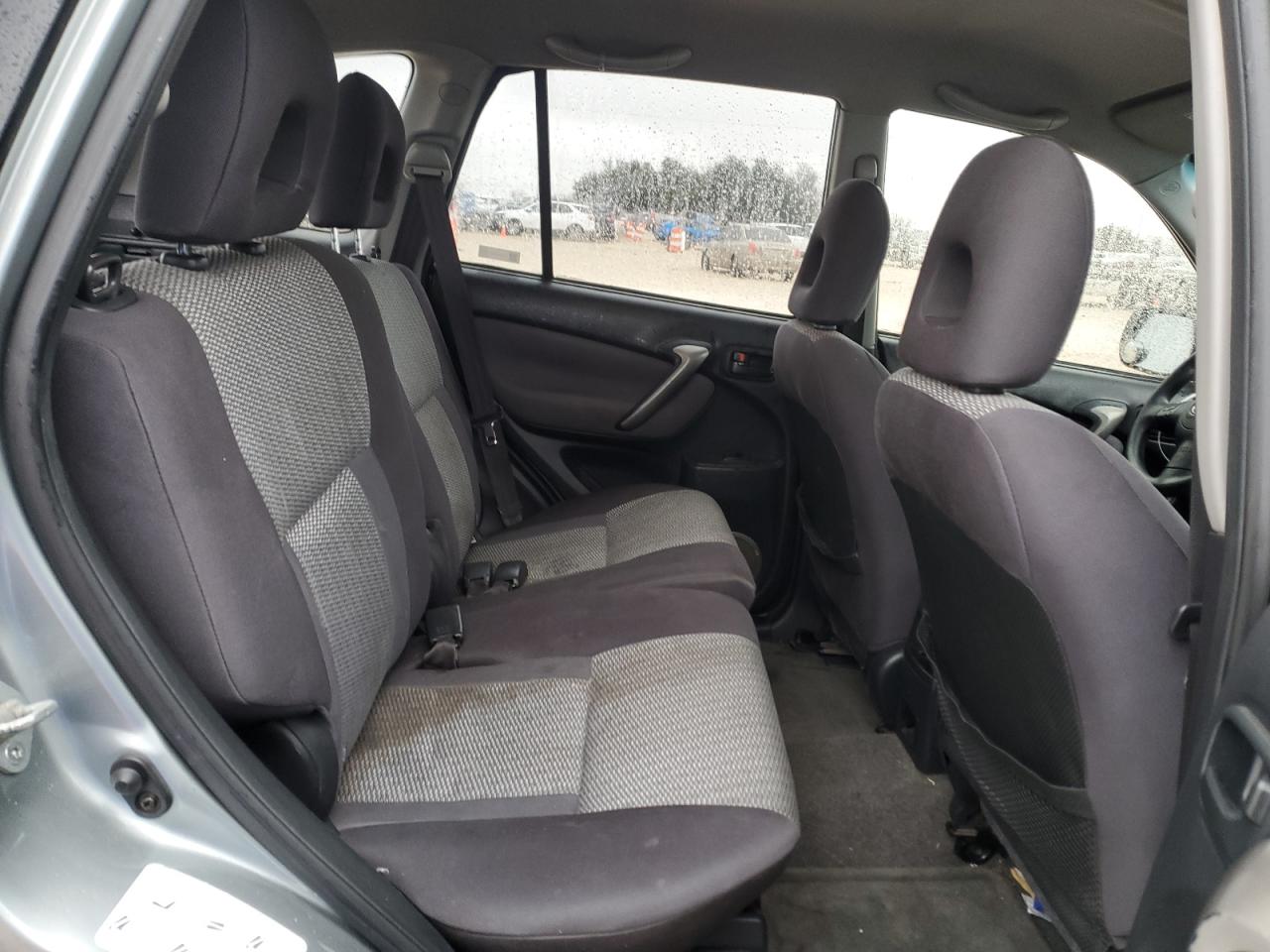 2005 Toyota RAV 4 - Image 11