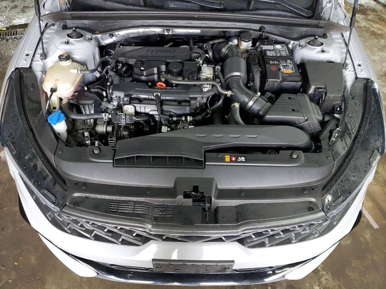 2024 Kia K5 - Image 11