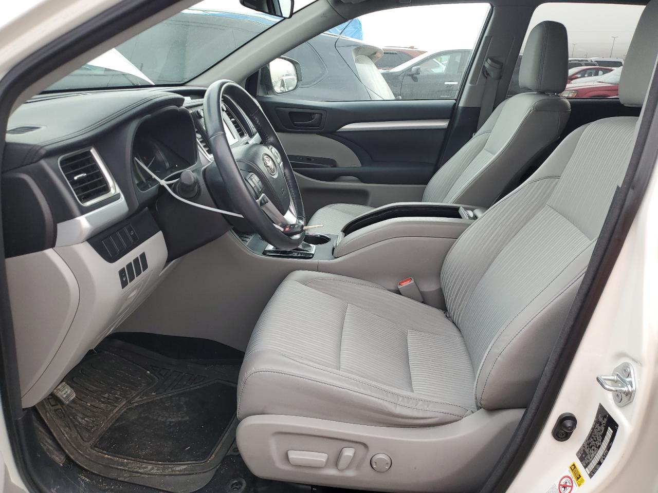 2014 Toyota Highlander - Image 7