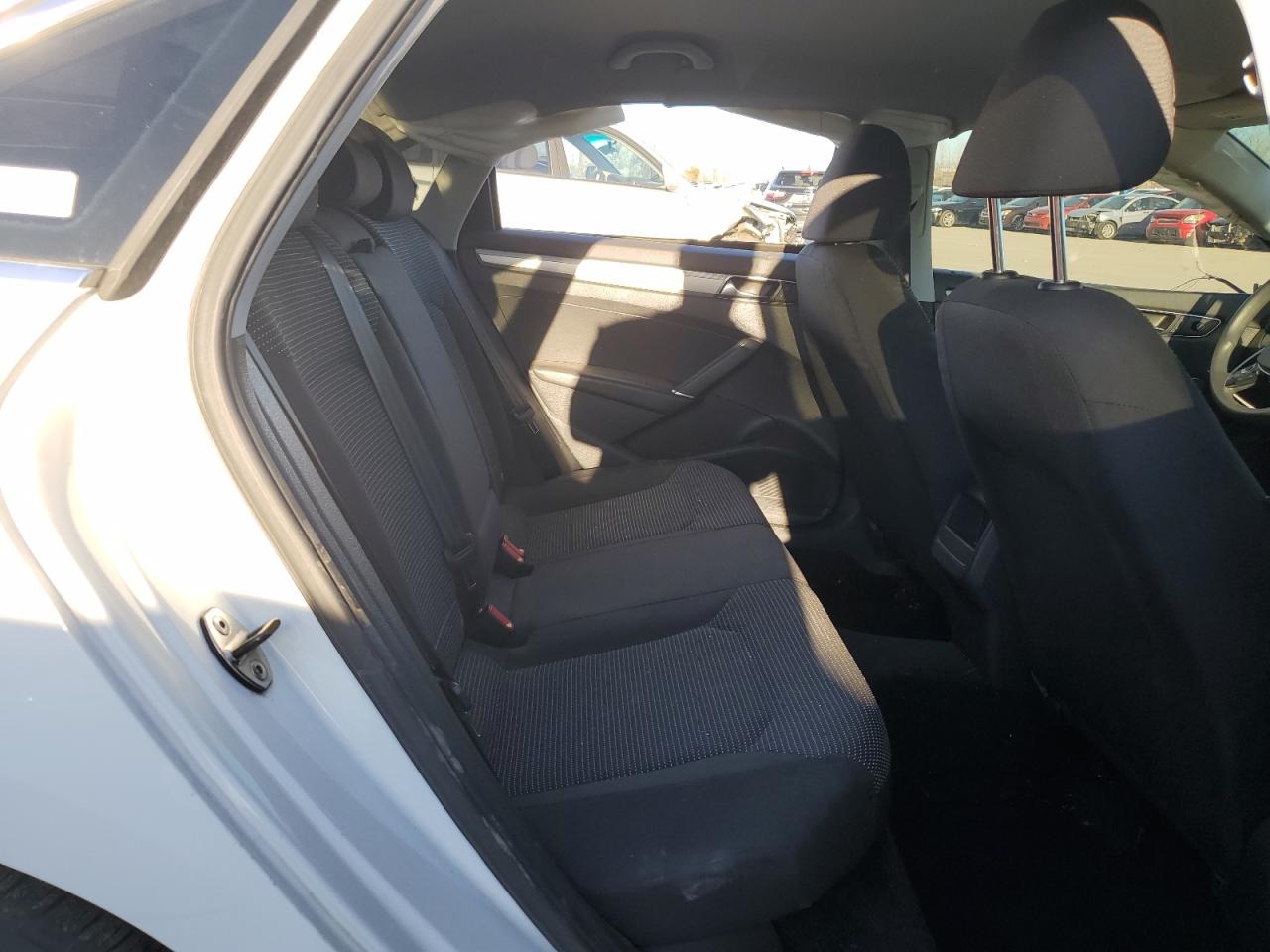 2016 Volkswagen Passat - Image 10