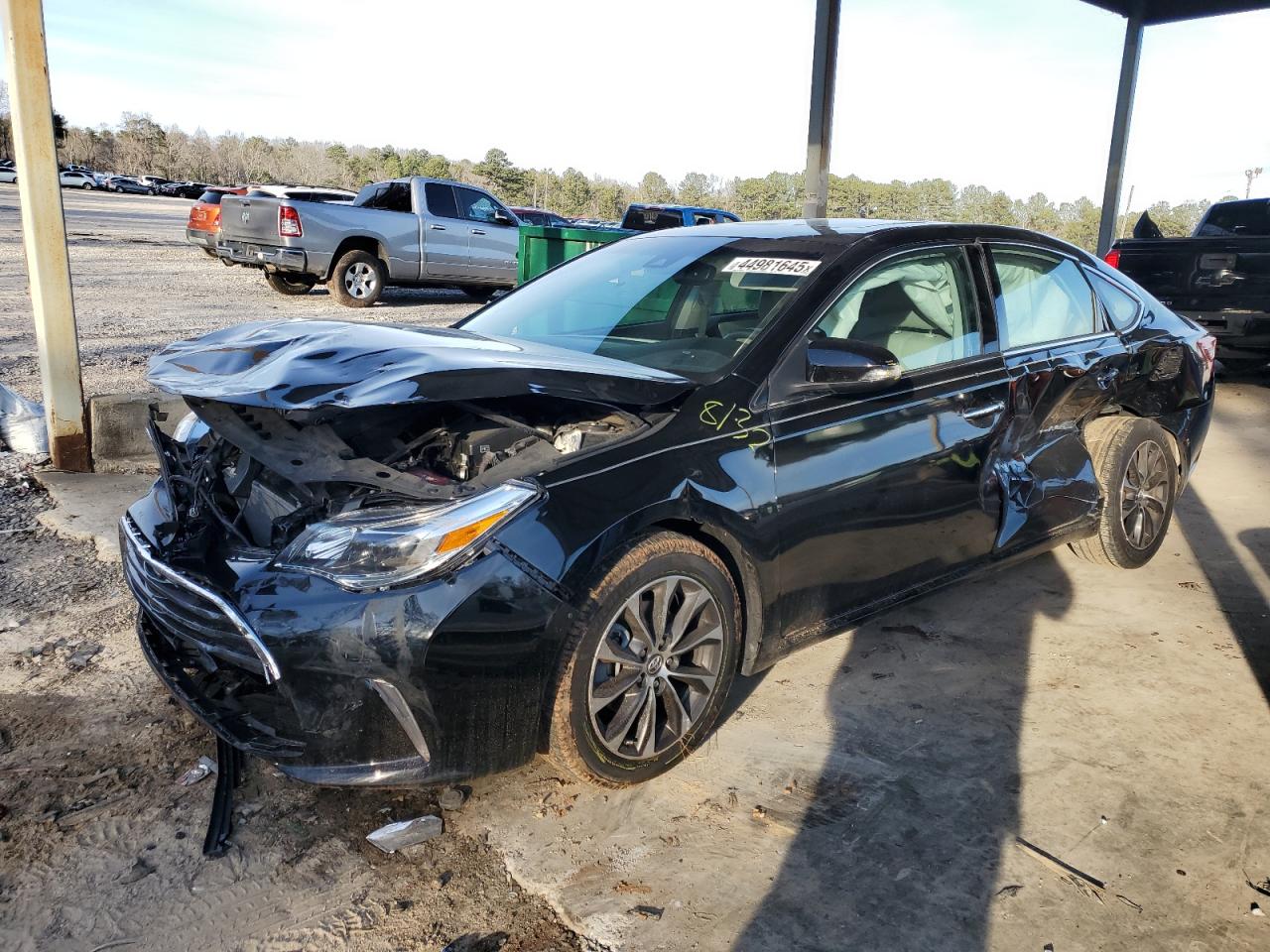 2018 Toyota Avalon - Image 1