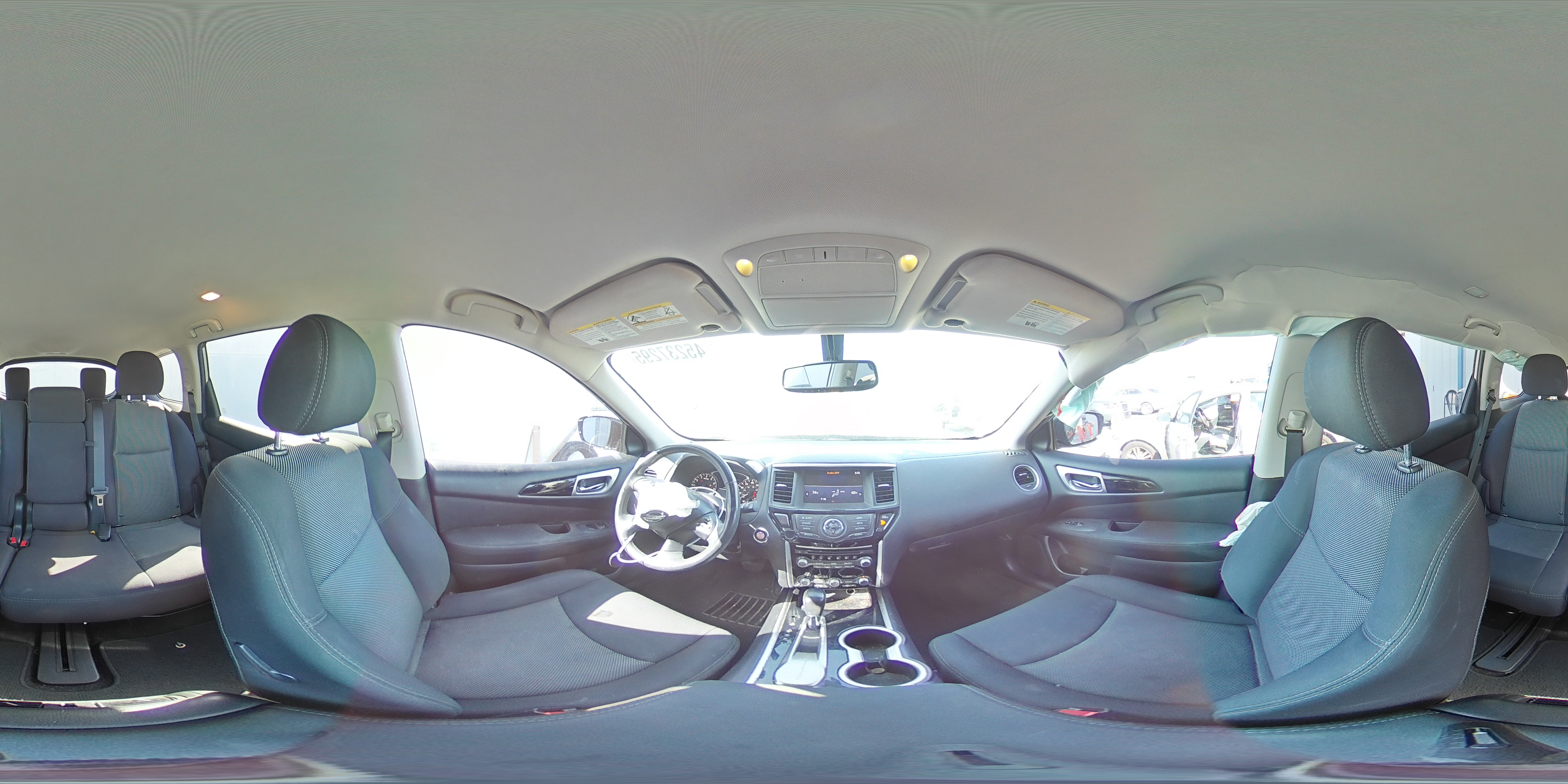2017 Nissan Pathfinder - Image 15